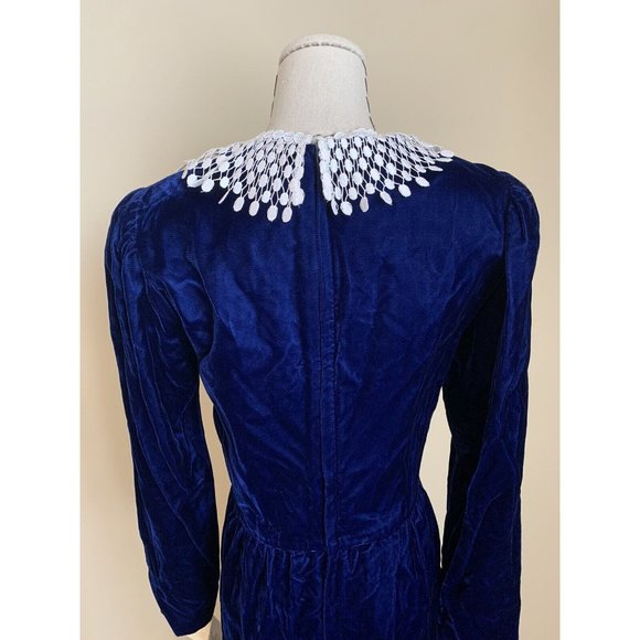 NWT Vintage 80s LANZ Blue Velvet Dress Crochet Lace Collar Modest Cottagecore - Picture 6 of 10